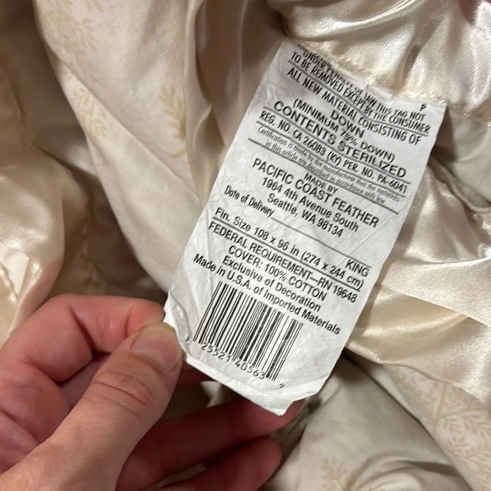 Pacific Coast Feather Co. King size Down Comforter - Picture 9 of 9